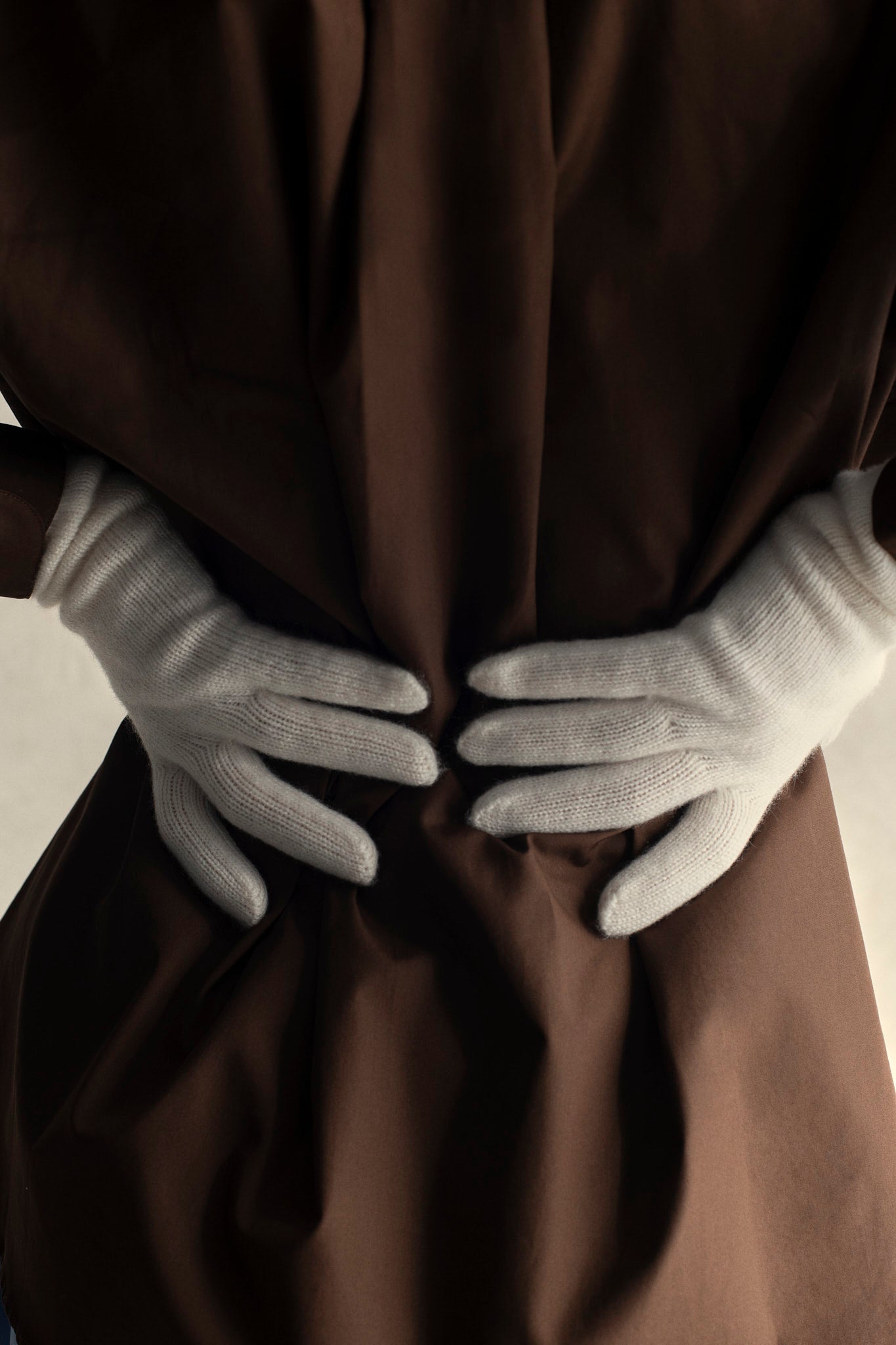 The Cashmere Glove, Short