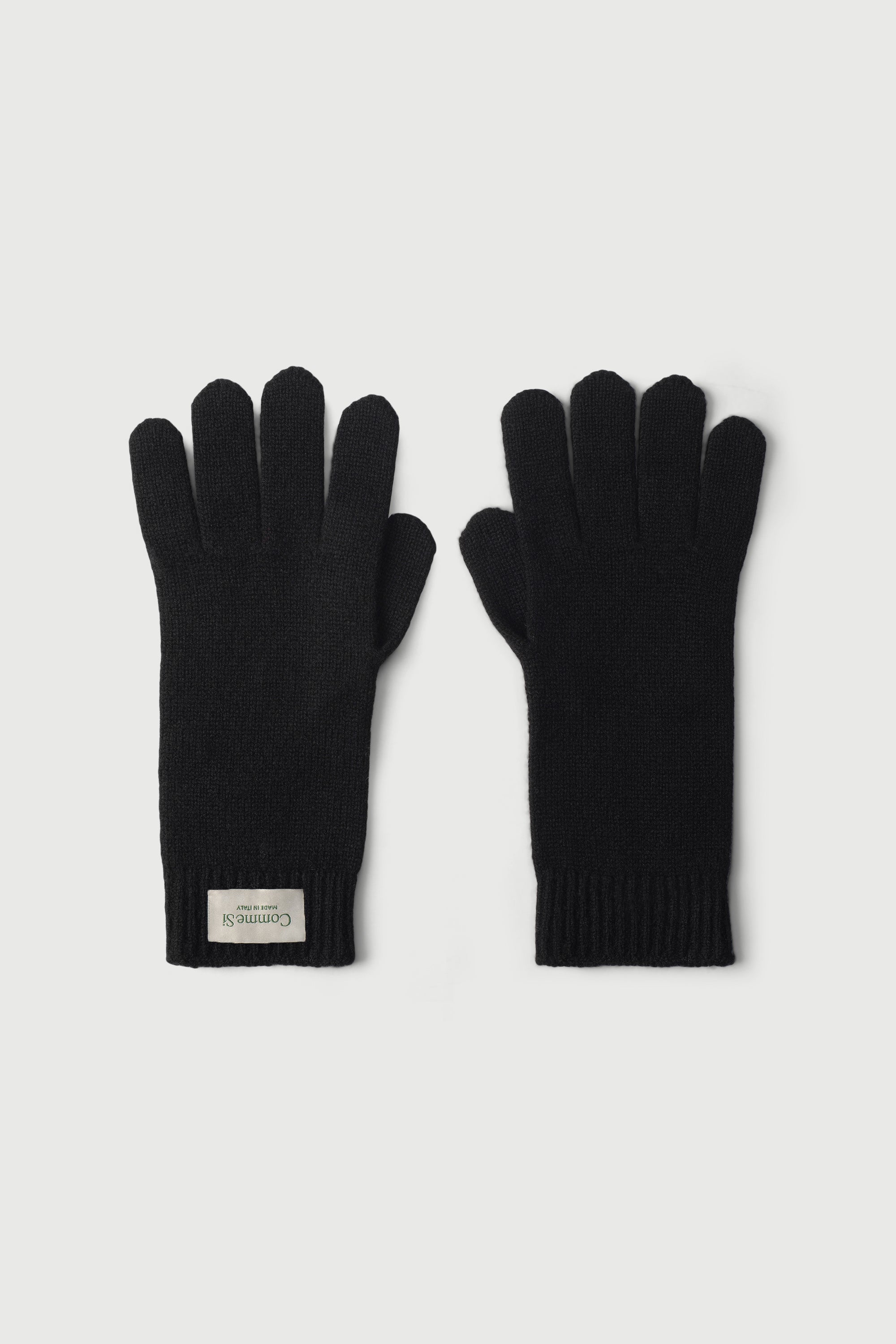 The Cashmere Glove, Short