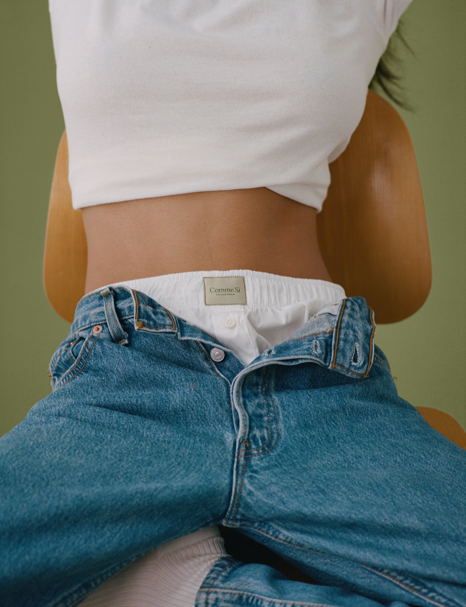 La Boxer Classica, White, with unbuttoned jeans and a cropped white tshirt