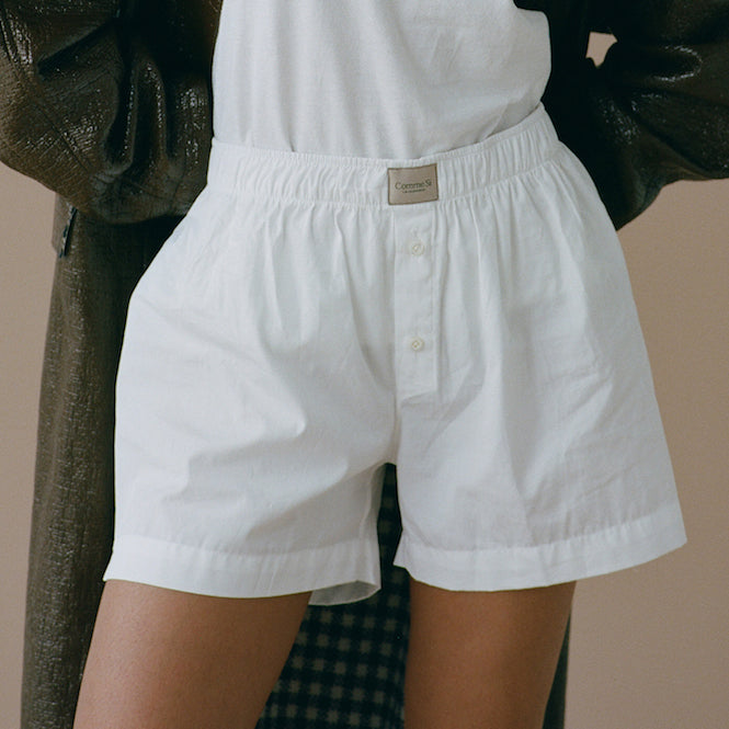 La Boxer Classica, White, Italian Cotton Poplin, Comme Si with a white shirt tucked in