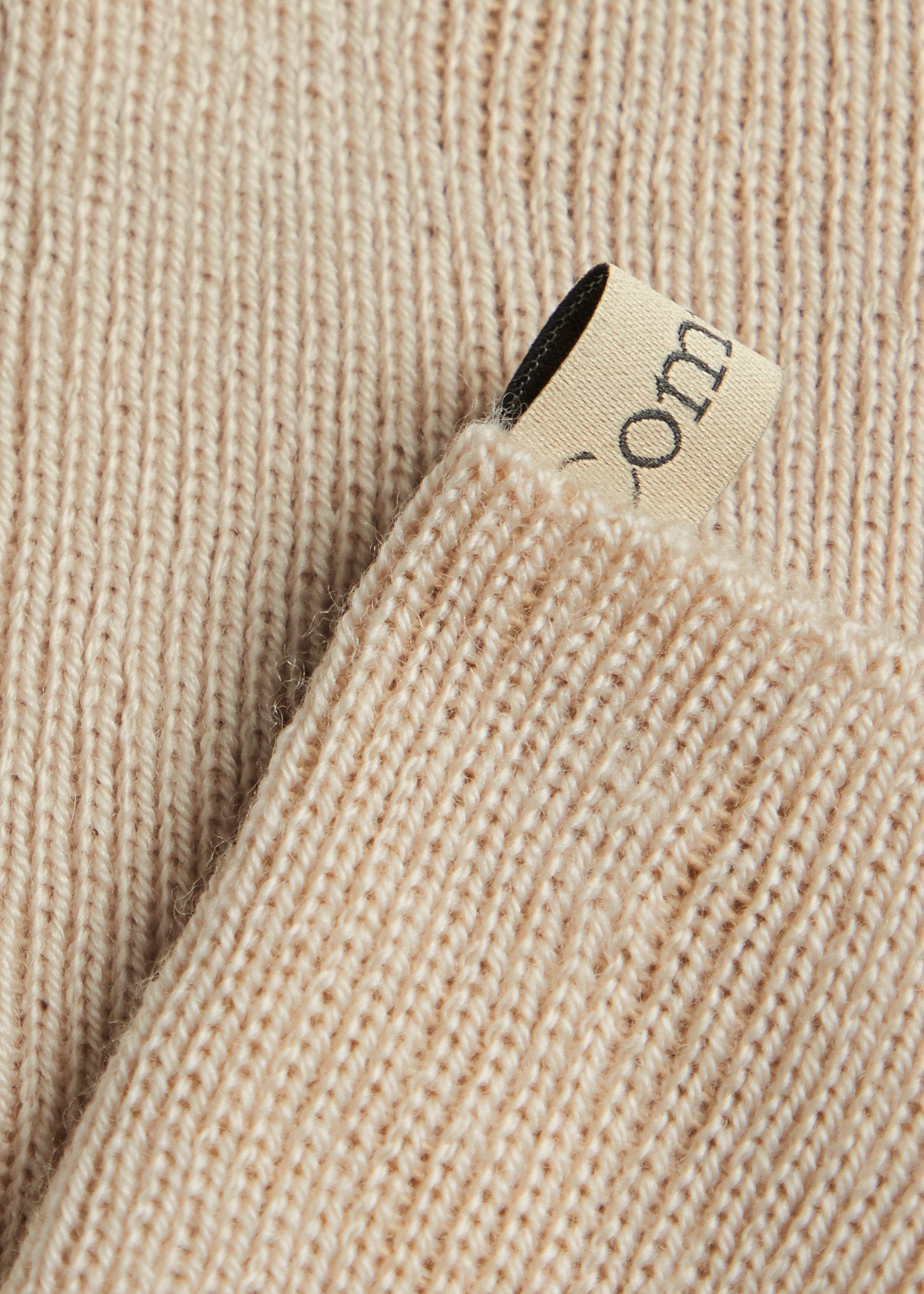 ribbon tag cuff detail, the merino sock, merino wool, bisque beige, comme si